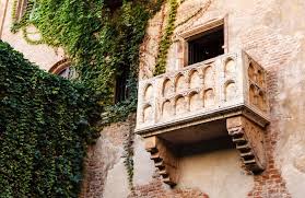 Ngôi nhà nàng Juliet tại Verona, tạo cảm hứng cho thiết kế Juliet balcony tại Serenity Sky Villas.