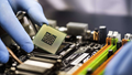 Mỹ áp thuế polysilicon nhằm cạnh tranh với Trung Quốc trong lĩnh vực chip và năng lượng mặt trời