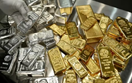 Giá vàng giảm khi áp lực địa chính trị dịu bớt, bạc đạt trên 90 USD