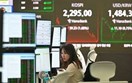 Chứng khoán Nhật Bản tăng điểm khi nhà đầu tư chờ quyết định từ Fed