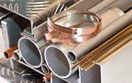 Giá kim loại thế giới hôm nay 3/8: Áp lực vẫn đè nặng nhóm thép và quặng sắt