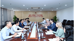 Thứ trưởng Nguyễn Hoàng Long tiếp và làm việc với đặc phái viên về khí hậu của Vương quốc Anh