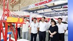 Bộ trưởng Nguyễn Hồng Diên kiểm tra công tác chuẩn bị tại các gian trưng bày của Bộ Công Thương