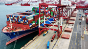 Xuất khẩu của Trung Quốc duy trì đà tăng trưởng mạnh mẽ trong tháng 5/2026