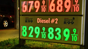 Giá dầu diesel toàn cầu khó hạ nhiệt dù Mỹ nới trừng phạt dầu Nga