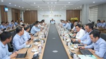 Thứ trưởng Nguyễn Hoàng Long làm việc với BSR về việc đẩy mạnh sản xuất xăng dầu, đáp ứng nhu cầu trong nước góp phần đảm bảo an ninh năng lượng quốc gia