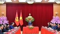Đồng chí Thường trực Ban Bí thư tiếp Đoàn cán bộ cao cấp Đảng Nhân dân Cách mạng Lào