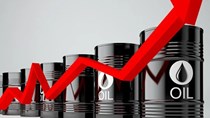 Giá dầu tăng hơn 4% do lo ngại eo biển Hormuz bị phong tỏa