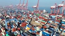Xuất khẩu của Trung Quốc tăng mạnh trong tháng 4/2026