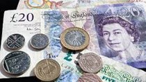 Đồng bảng Anh giảm trước quyết định lãi suất của BoE