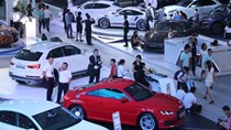 Xe mới ồ ạt tràn về Việt Nam