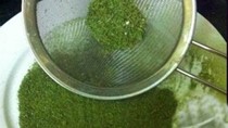 Tự làm bột trà xanh dưỡng da mềm mịn trắng sáng tại nhà