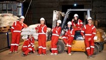 Tái chế từ lõi ngô, học sinh Việt vô địch khởi nghiệp trẻ quốc tế
