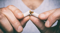 Hút thuốc lá làm tăng nguy cơ lan truyền COVID -19 trong cộng đồng