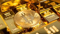 Bitcoin "đánh võng" chóng mặt, dòng tiền đổ ngược lại vàng?