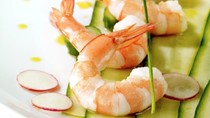 Giá tôm toàn cầu gần chạm đáy, nông dân lao đao