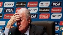 Chủ tịch FIFA từ chức sau bê bối đe dọa thiệt hại 100 tỷ USD