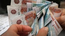 Rúp Nga mất giá mạnh do chiến sự Ukraine bùng phát