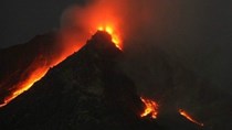 Núi lửa Indonesia phun trào dữ dội, hàng nghìn người sơ tán