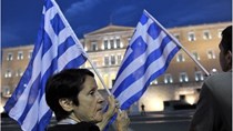 Rút tiền ồ ạt khỏi ngân hàng Hy Lạp sau khi đàm phán thất bại