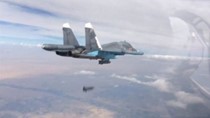 Nga tăng cường không kích Syria, Mỹ thả 50 tấn đạn dược cho phe nổi dậy