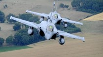 Máy bay quân sự Pháp áp sát máy bay của quan chức cấp cao Nga