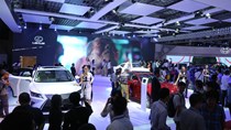 Lexus, tâm điểm xe sang tại VMS 2016