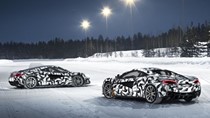 Lái siêu xe McLaren 3 ngày trong tuyết với giá 15.000 USD