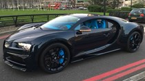 Vẻ đẹp của siêu xe 2,5 triệu USD, Bugatti Chiron đầu tiên tại Anh quốc