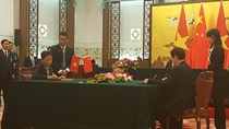 Lễ ký kết Bản ghi nhớ hợp tác về TMĐT giữa BCT Việt Nam và BTM Trung Quốc