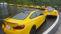 Hàng chục siêu xe và xe thể thao độ “khủng” vượt đèo Hải Vân trong cơn mưa lớn
