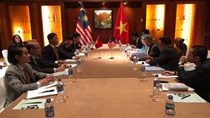 Bộ trưởng Trần Tuấn Anh tiếp Bộ trưởng BTM QT và CN Malaysia trong khuôn khổ APEC
