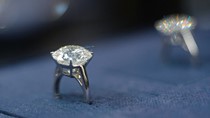 Cơn sốt lực cầu khiến giá tăng vọt trong “thế giới bí mật” của những viên kim cương