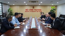 Thứ trưởng Nguyễn Việt Sơn làm việc với lãnh đạo Tập đoàn Baker Hughes