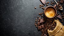 Hai sàn giao dịch cà phê kỳ hạn đảo chiều sụt giảm từ mức cao nhất gần 7 năm