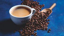 Thị trường cà phê hôm nay 4/4: Dự báo robusta toàn cầu niên vụ 2023/24 sẽ thâm hụt kỷ lục 5,6 triệu 
