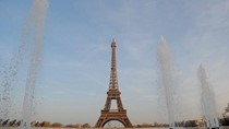 Đóng cửa tháp Eiffel vì nghi có khủng bố