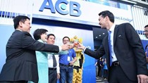 Vợ phó Tổng giám đốc ACB muốn bán toàn bộ 1 triệu cổ phiếu