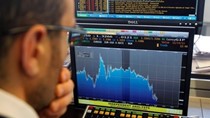 Khối ngoại mua ròng 211 tỷ đồng tuần qua, VNM ETF hút ròng 93 triệu USD từ đầu năm