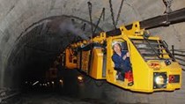 Đối tác Ba Lan hỗ trợ TKV cơ giới hóa vận tải hầm lò
