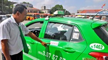 Taxi chê xăng chưa đủ rẻ để giảm cước