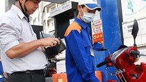 Giá xăng Việt Nam thấp hơn các nước láng giềng