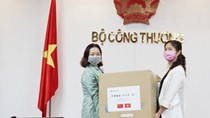 C.ty Lưới điện Phương Nam Trung Quốc trao tặng Bộ Công Thương vật tư y tế chống dịch