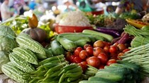 Giá thực phẩm hôm nay 6/1: Giá rau củ ổn định, thực phẩm tăng
