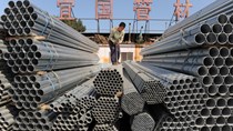 Giá thép ở Trung Quốc giảm chóng mặt, nhiều doanh nghiệp lỗ chồng chất