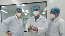 Thứ trưởng Y tế: 'Mong muốn Việt Nam sớm có vaccine trong nước sản xuất'