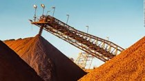 Giá quặng sắt giảm hơn 8% do triển vọng về nhu cầu mờ nhạt