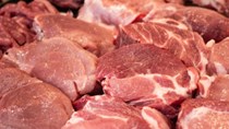 Thiếu CO2 khiến giá thịt gà, thịt heo tăng cao ở Anh