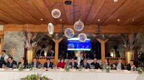 Bộ trưởng Nguyễn Hồng Diên tháp tùng Thủ tướng tham dự Hội nghị WEF