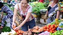 Hàng Trung Quốc về nhiều, giá vẫn cao